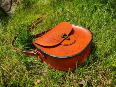 Sac Bandoulière En Cuir Artisanale Bordeaux - Fabrication Main - Neuf Avec Petites Imperfections