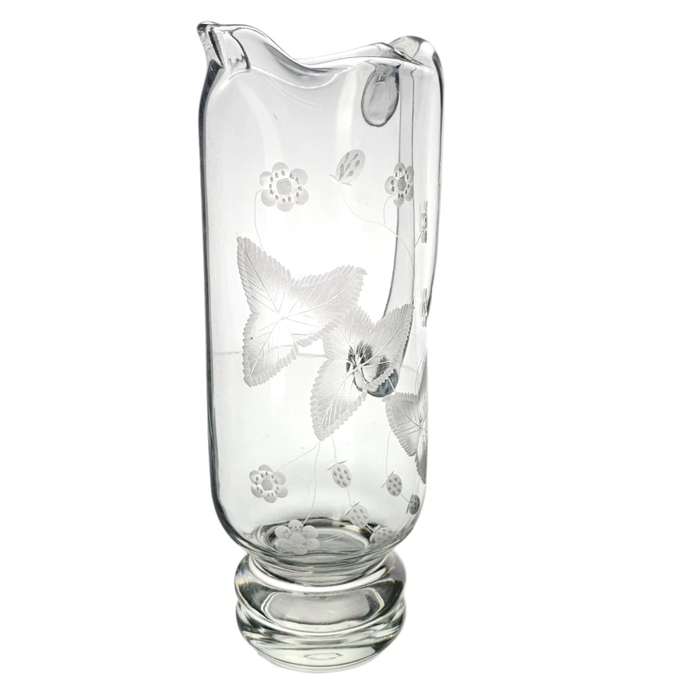 Jarro de cristal gravado vintage folhas de morangos videiras meados do século 12,5” de altura - Imagem 4 de 4