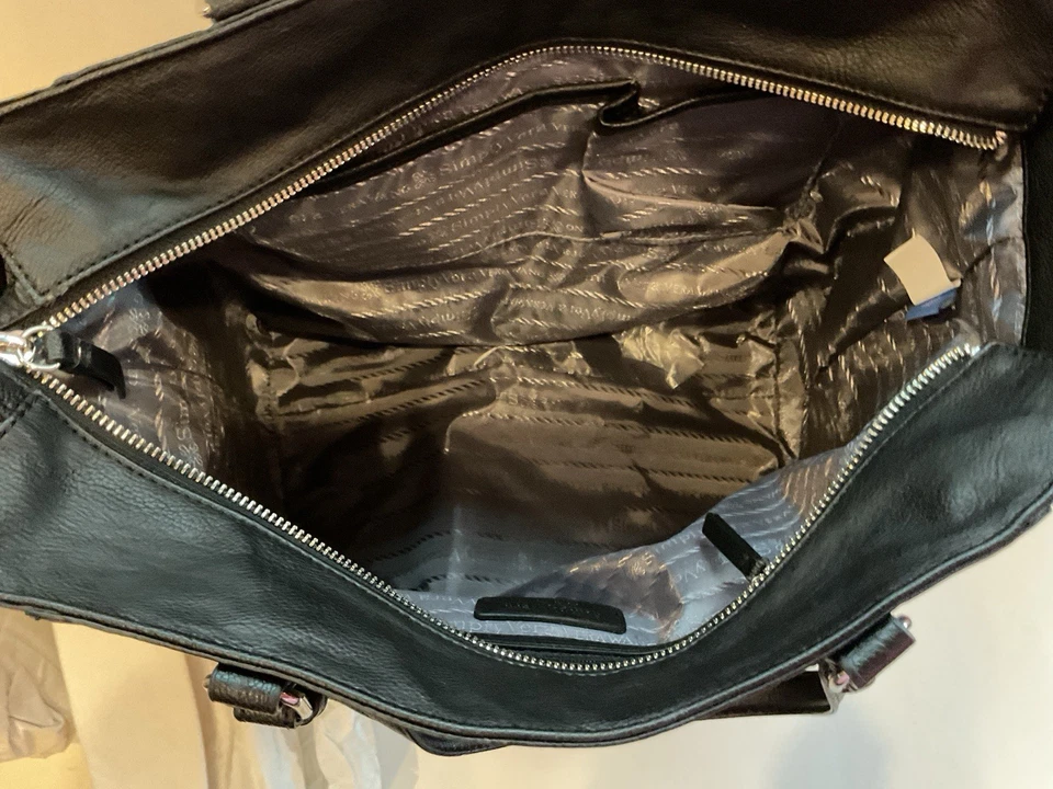 NUEVO CON ETIQUETAS ~ Bolso de hombro Simply Vera Wang de cuero sintético negro Foto 2 de 4