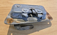1983-1996 Ford Bronco Passengerright Tailgate Latch 1983-1996 Ford Bronco Passengerright Tailgate Latch