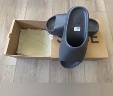 ONYX YEEZY SLIDES SZ 10