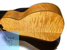 Guitare classique Yamaha des années 1960, toute solide avec étui rigide