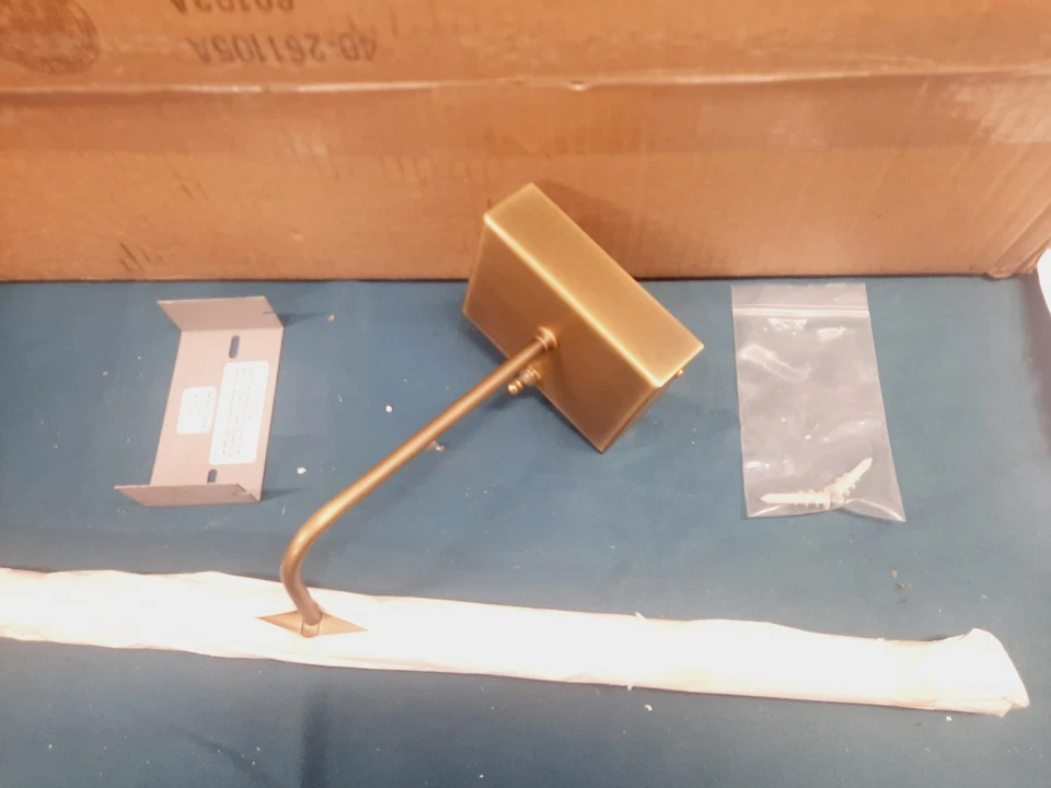 House of Troy BSLED24-71 Slim-line Picture Light Antique Brass *NEW* - Image 3 of 4