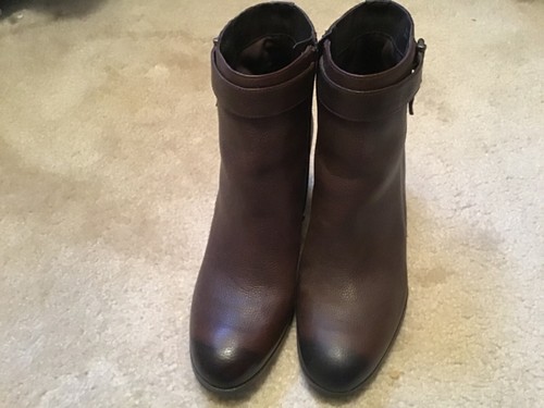 Ladies booties - Picture 2 of 5