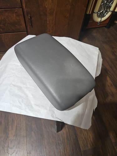 02 - 06 Camry 04 - 08 Solara Center Console Lid Armrest Stone Gray - Picture 3 of 11