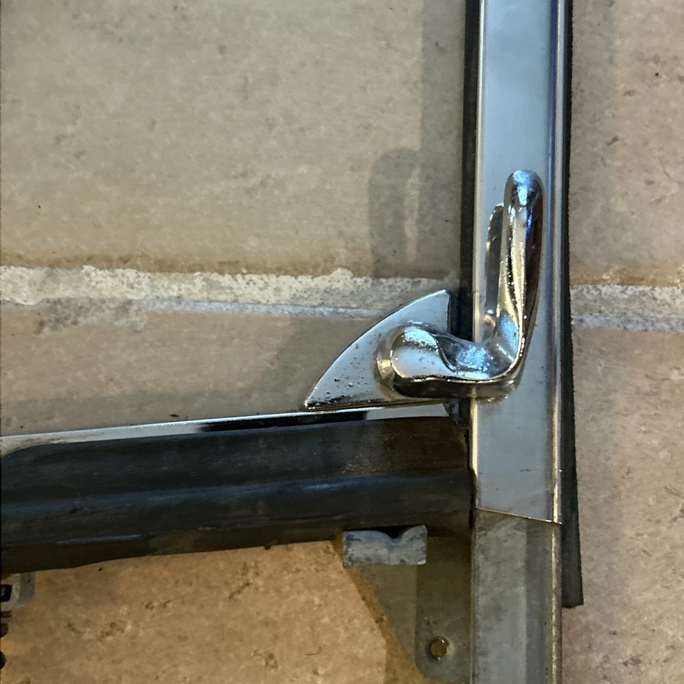 Conjunto de ventana de ventilación derecha derecha 4 puertas OEM GM 1964-1965 Pontiac Tempest Olds Cutlass Foto 4 de 4