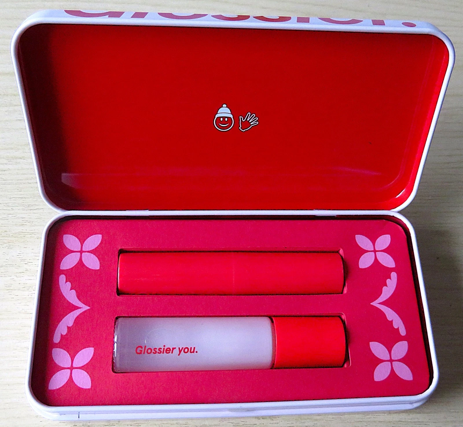 GLOSSIER THE TOUCH UP KIT C/W GLOSSIER YOU 8ML EDP + ULTRALIP CORDIAL BRAND NEW
Opens in a new windo