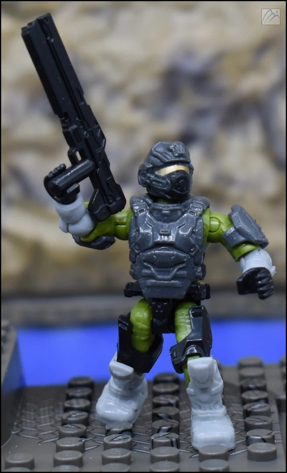 HALO MEGA BLOKS CONSTRUX DARK GRAY/GREEN UNSC MARINE MINI FIGURE FDY41 - Image 2 of 4
