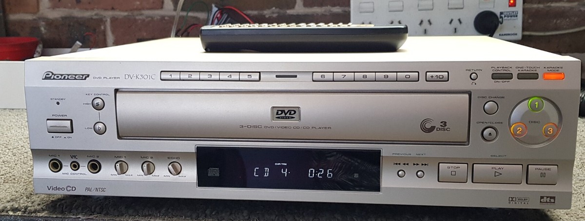 Pioneer カラオケができるDVDプレーヤー　DV-K301C Amazon | PIONEER パイオニア DV-K301C (ゴールド) 3-Disc DVD