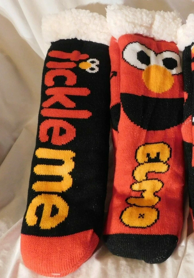 New 15" Adult Red & Black Elmo Tickle Me Sherpa Socks Sesame Street Tread Bottom Foto 2 de 4