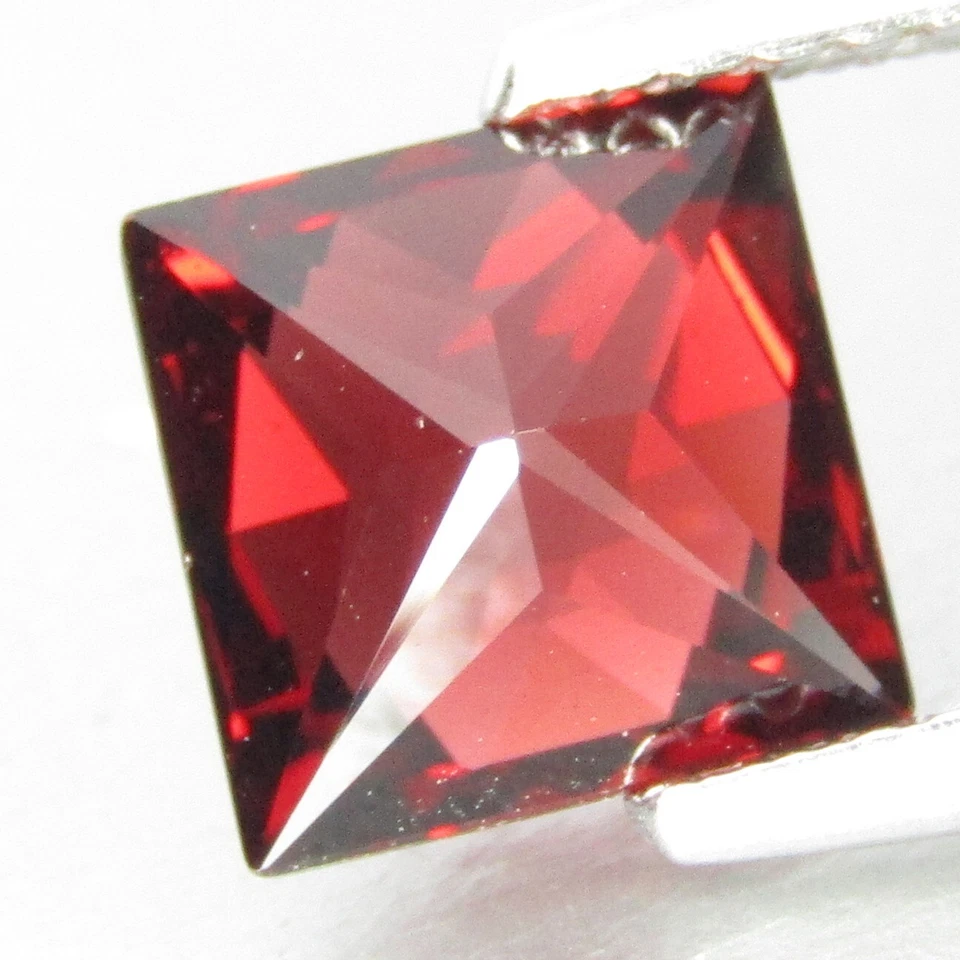 2.57Cts Natural Gorgeous Almandine Garnet 7mm Fashion Square Cut Gemstone - Image 3 of 4