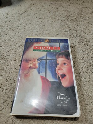 Walt Disney Masterpiece Miracle on 34th Street Clam Shell VHS