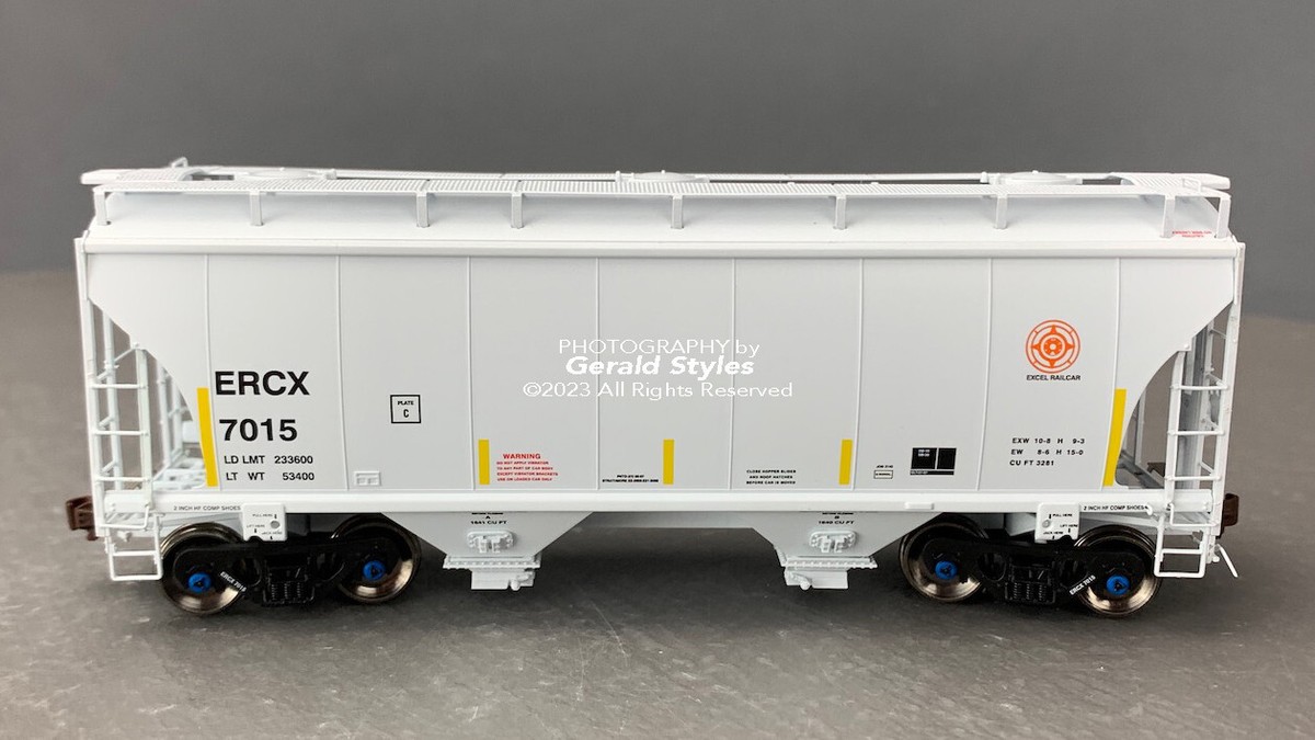 HO American Limited Models Trinity 3281 2 Bay Covered Hopper HO American Limited Models Trinity 3281 2 Bay Covered Hopper