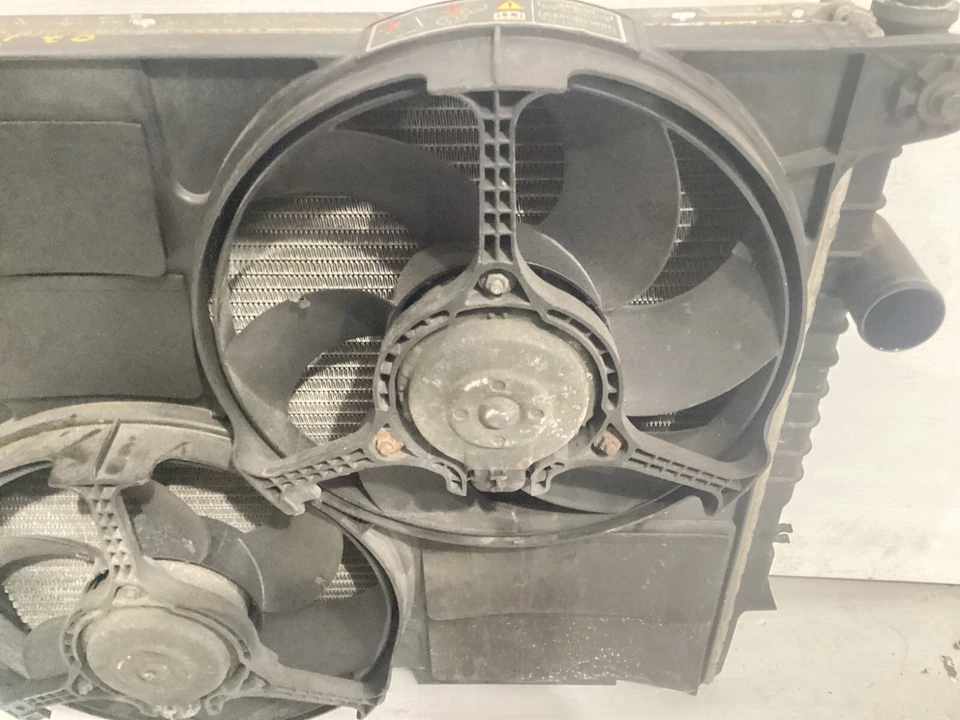 1998 - 2003 Jaguar XJ8 Vanden Plas Aluminum Radiator MNC4205AG OEM . Foto 4 de 4