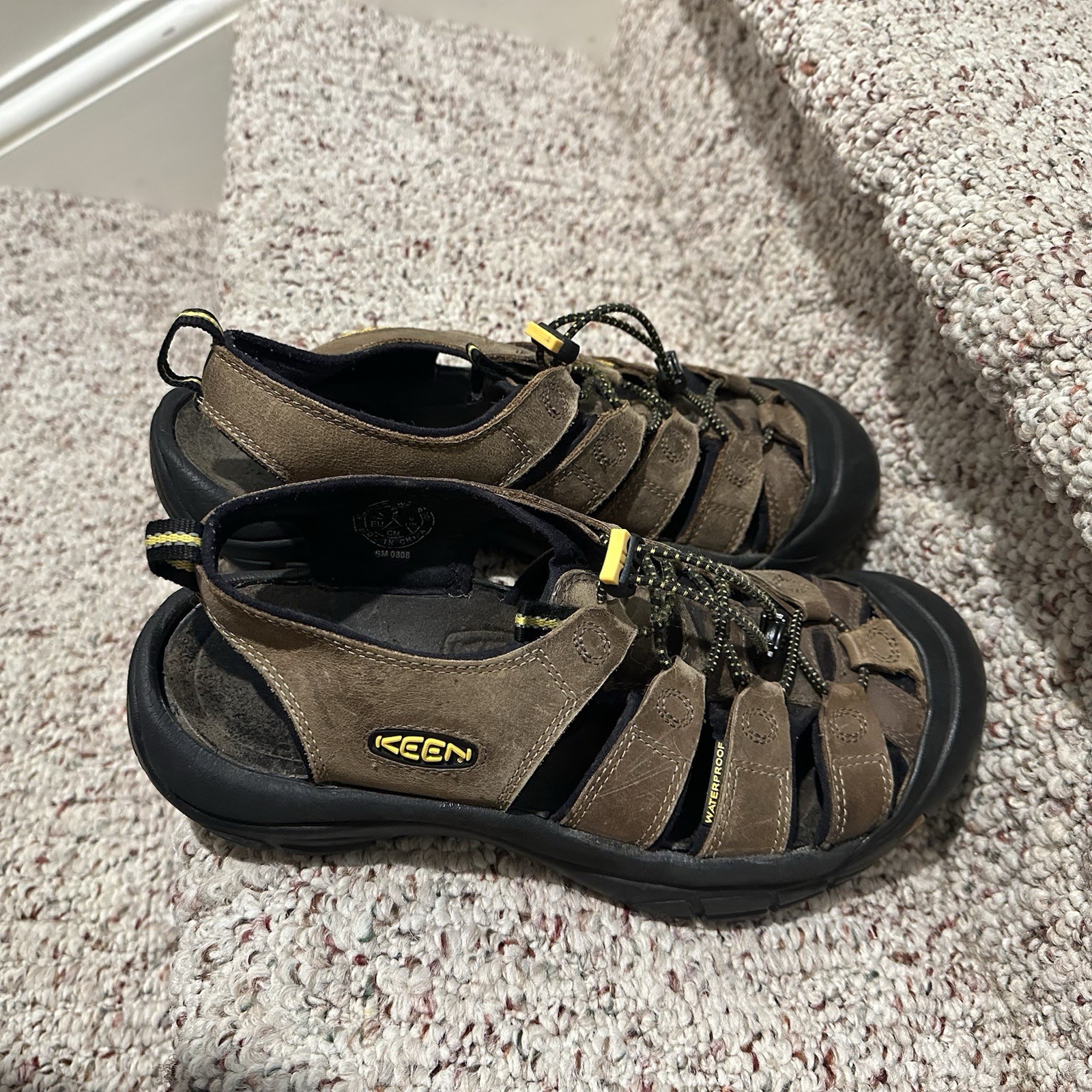 Sandali da trekking Keen Newport H2 impermeabili bisonte pelle marrone uomo taglia 9 pescatore