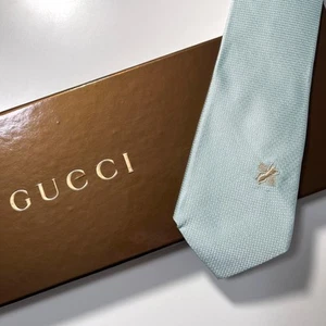 Magnifique cravate GUCCI 57,48 pouces vert menthe soie abeille