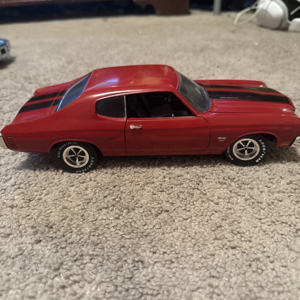 Vintage Classic Metal Works 1970 SS 454 Chevy Chevelle Die Cast Car   - Image 3 of 4