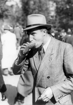 The Austrian football player Karl Koller eats a pickled cucumber f- Old Photo 1