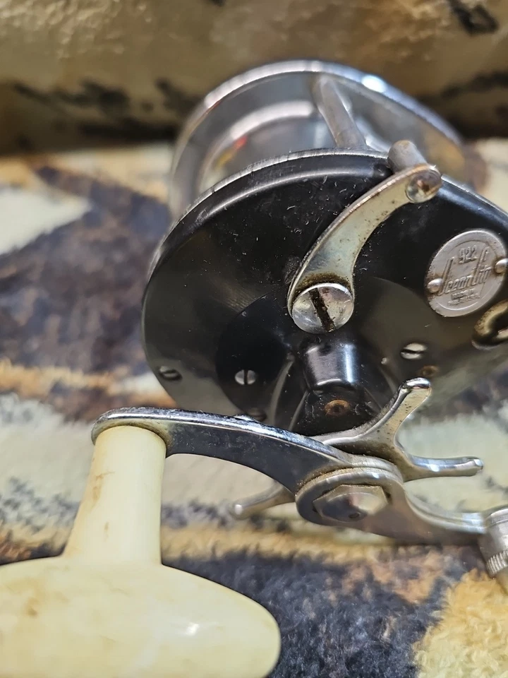 Carrete de pesca vintage Ocean City modelo 922 lágrima hecho en EE. UU. Foto 3 de 4