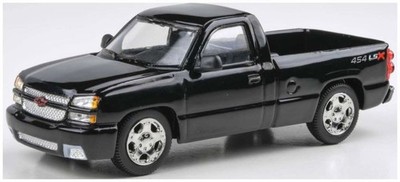 2006 CHEVROLET SILVERADO PICK UP - ONYX BLACK  - 1:64 SCALE - PARA 64 -PB-55381