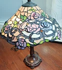 VINTAGE TIFFANY STYLE ART NOUVEAU SLAG STAINED GLASS EMBOSSED FLORAL TABLE LAMP!