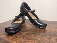 Taos TA Dah Black Leather Mary Jane Shoes Adjustable Strap Size 7 Women s