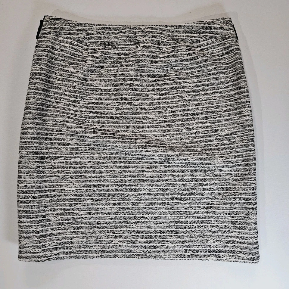 Vince Camuto Mini Skirt Womens Size 4 Black White Faded Stripe Business Casual  - Image 2 of 4