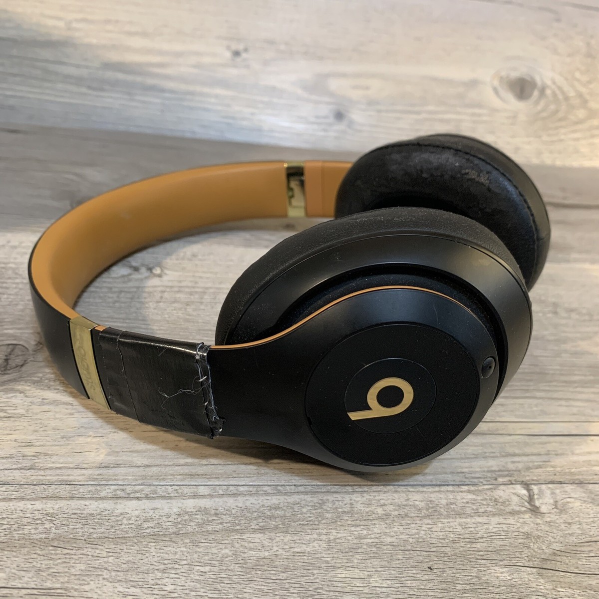 Beats by Dr. Dre Studio3 Wireless Bluetooth On Ear Cracked