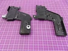 DD82-01332A DD82-01333A - Samsung Dishwasher Door Hinge Bracket Left and Right