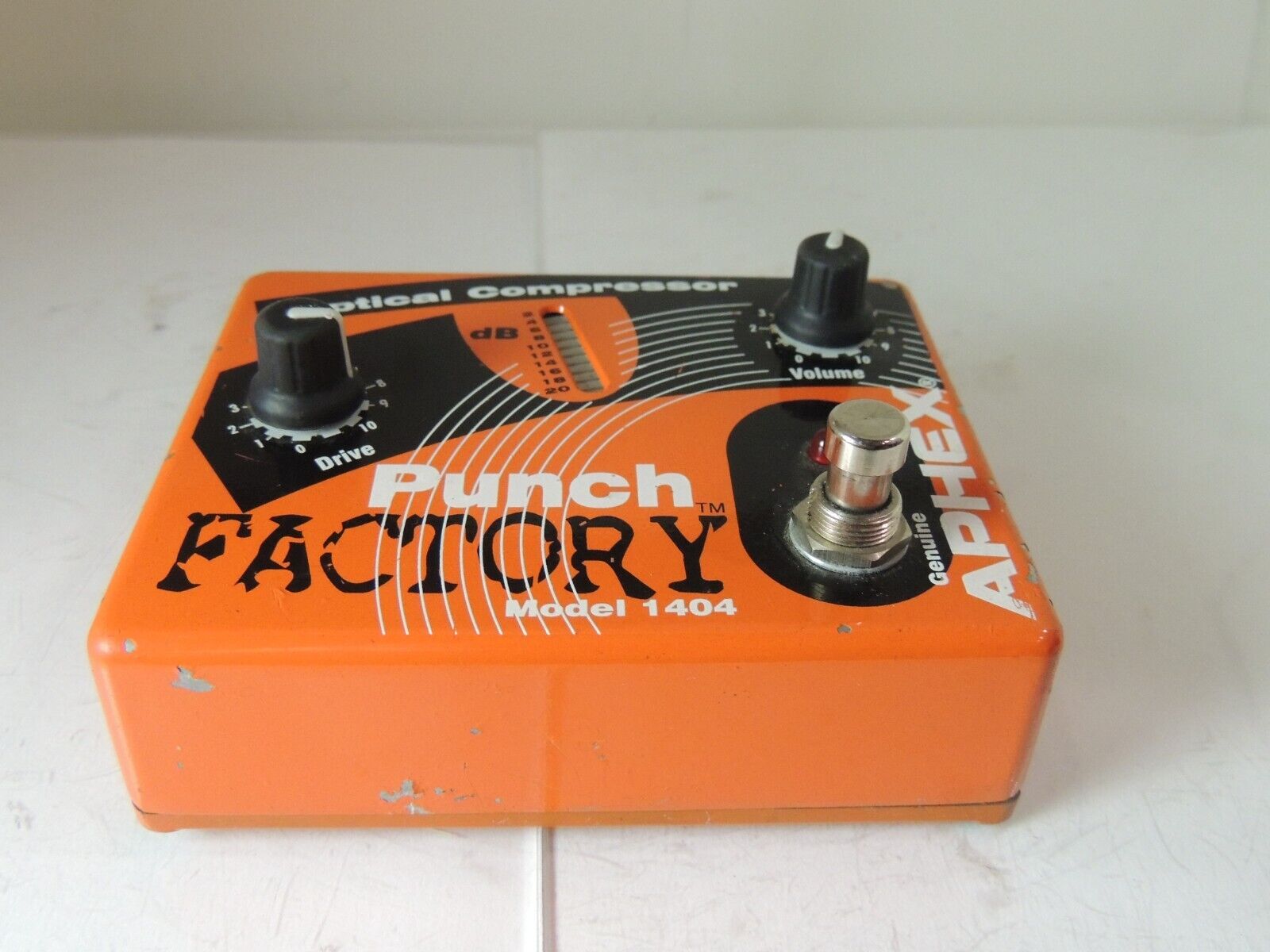 Aphex Model 1404 Punch Factory Optical Compressor Effects Pedal