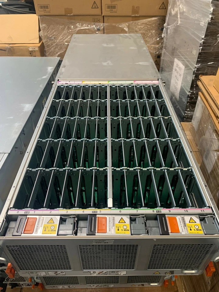 4U 60 Bay LFF SAS3 12Gbs JBOD Storage Expander w SAS Inteposer all 60 caddies - Image 2 of 4