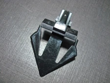 1 pc NORS headliner inner panel side moulding clip 1976-1980 GM H Body 1708675