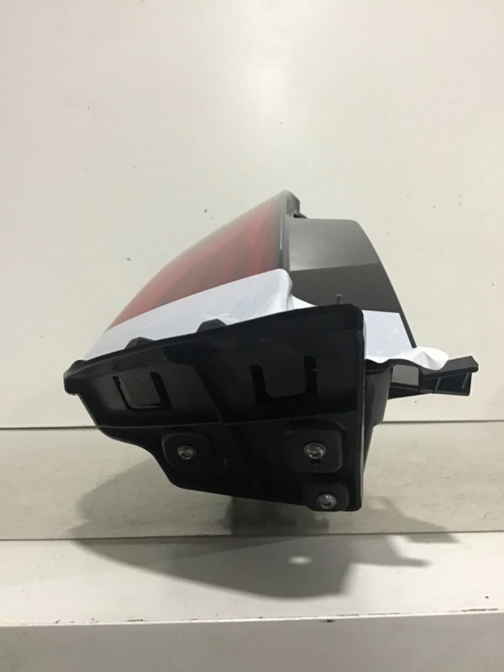 2019 2020 2021 2022 CADILLAC CT6 LH DRIVER LED TAIL LIGHT OEM C52L 15838 - Image 3 of 4