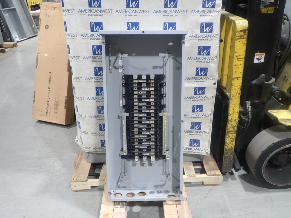 Siemens P1C42ML250ABST 250 amp MLO 3R Outdoor 44" 3 Phase 208v Panel 42C P514 - Image 3 of 4