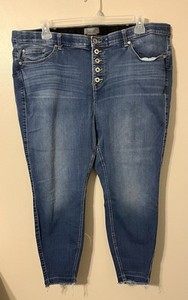 Gently Worn EUC Women's Torrid Premium Bombshell Skinny Jeans 26R