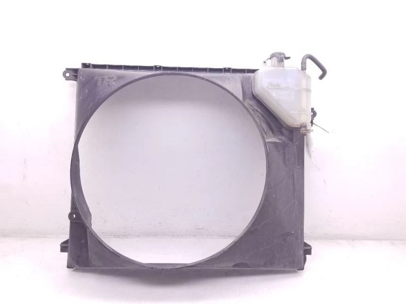 Cubierta del ventilador del radiador Toyota Tacoma 2007 2,7 L 4 cilindros Foto 2 de 4