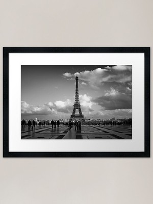 Der Turm in den Wolken - Paris, Fr Gerahmtes Wandbild Poster Leinwanddruck Bild