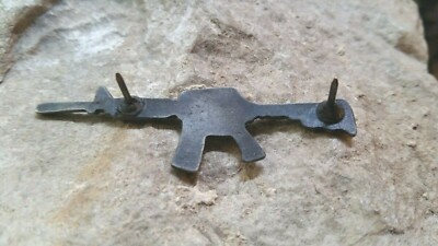 Pin's du M16 US crosse courte 2a