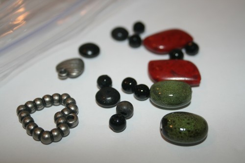 Bumper pack of Glass Mixed shapes colours and styles of Beads 240gms - Picture 11 of 12