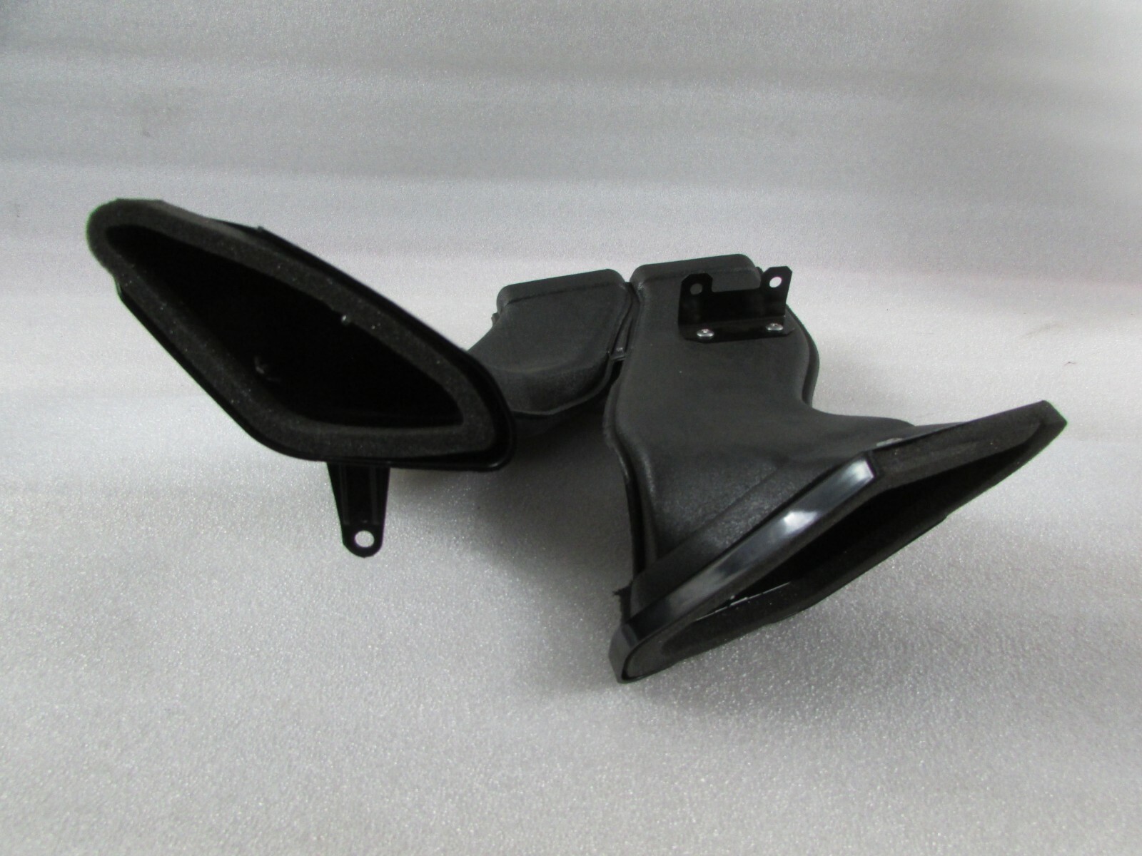 Ferrari 488, Upper Center AC Duct, Used, P/N 86178500