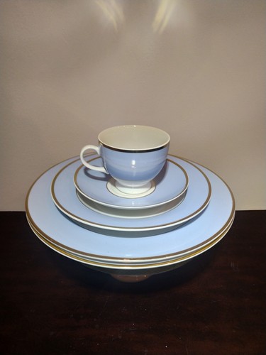 Royal Doulton Bruce Oldfield Bone China Blue & Gold Dinner Set – 4 Place Setting - Picture 9 of 10