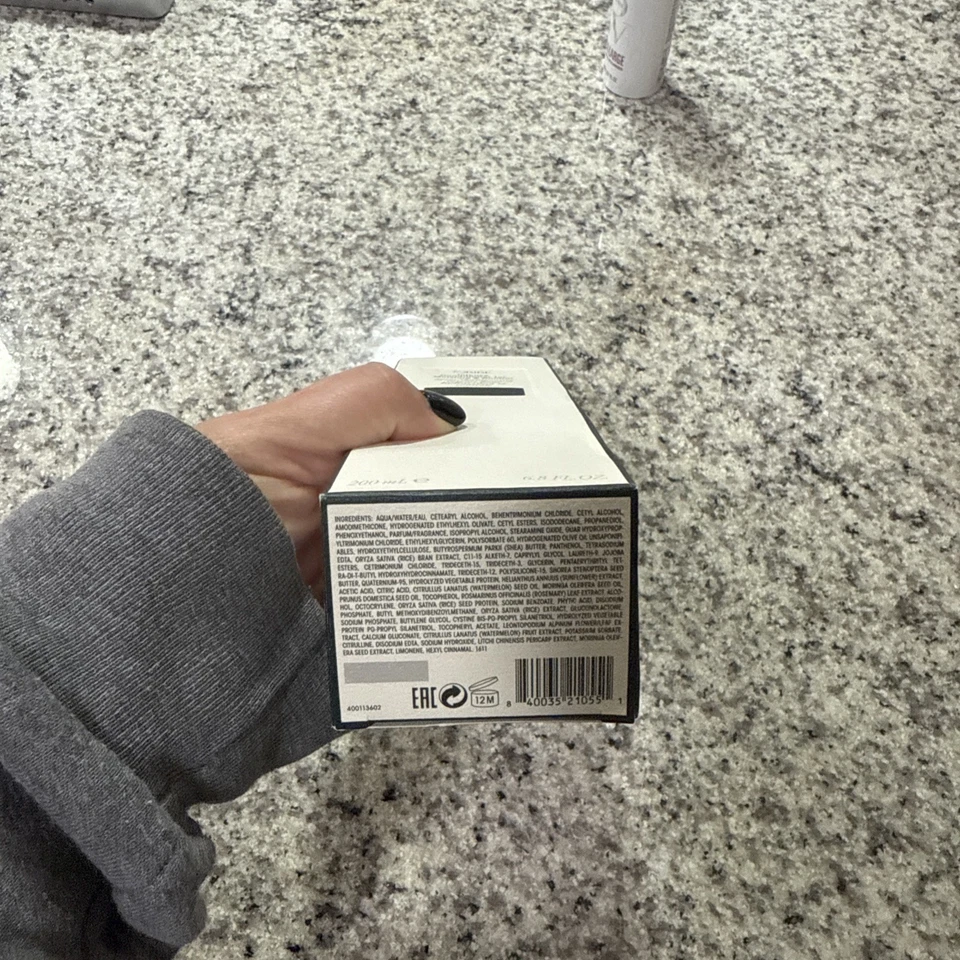 Oribe Intense Conditioner for Moisture & Control (6.8 fl oz / 200 ml) - Image 4 of 4