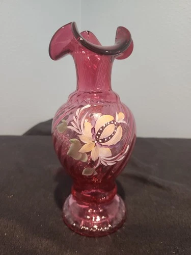 FENTON RIBBED DEBBIE CUTSHAW CRANBERRY GLASS PLEATED VASE  w FLORAL DESIGN