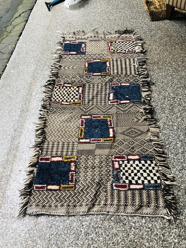 Handmade Moroccan Abstract Wool Rug 29" x 64" - Picture 2 of 8