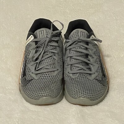 nike metcon 6 grey gum