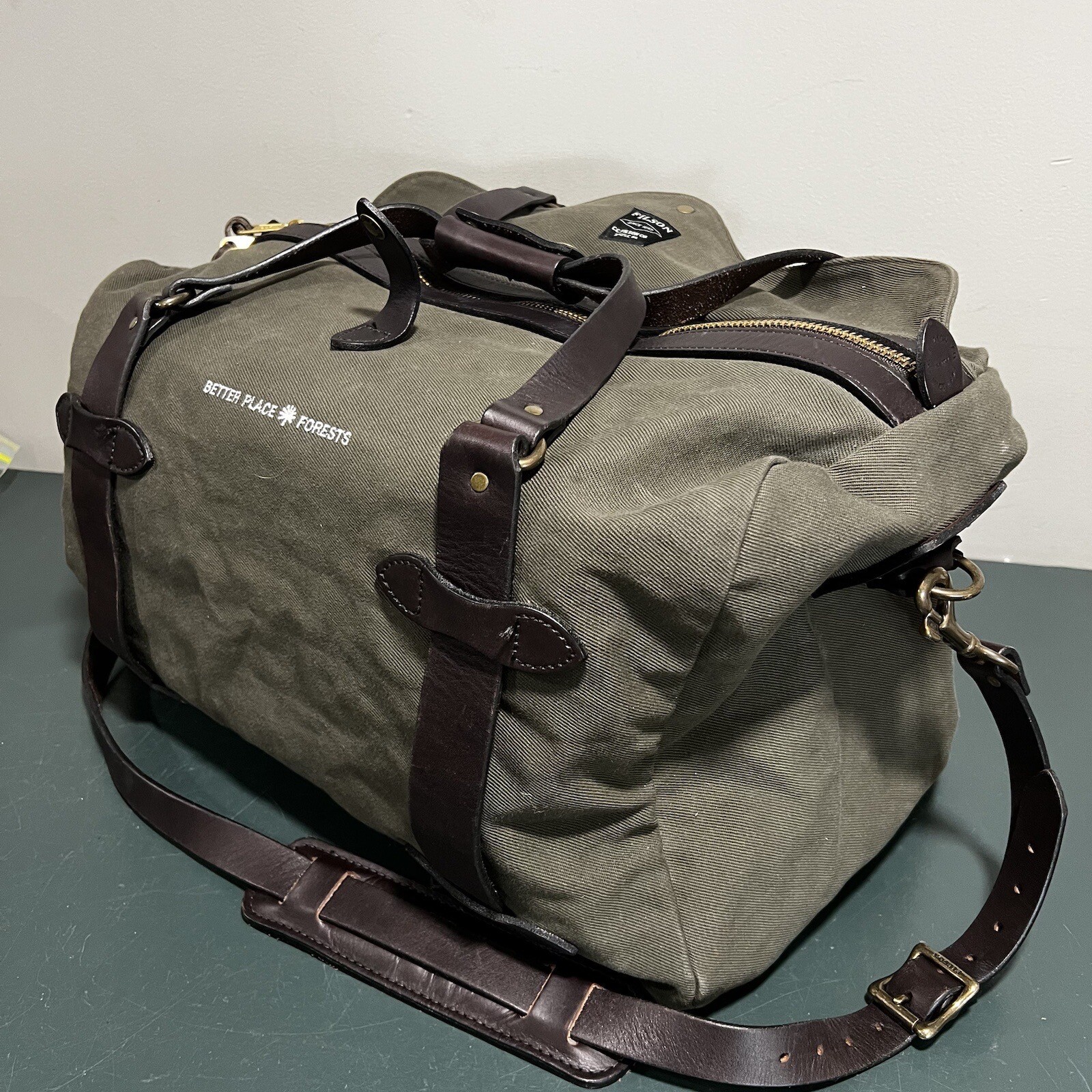 FILSON MEDIUM RUGGED TWILL & LEATHER DUFFLE BAG OTTER GREEN YKK Zippers 43L NICE eBay