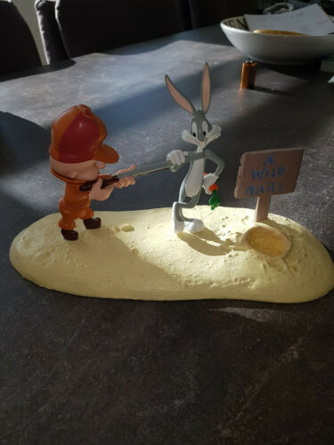 Extrêmement rare ! Figurine statue Looney Tunes Elmer Fudd with Bugs Bunny at Gunpoint - Photo 1/3