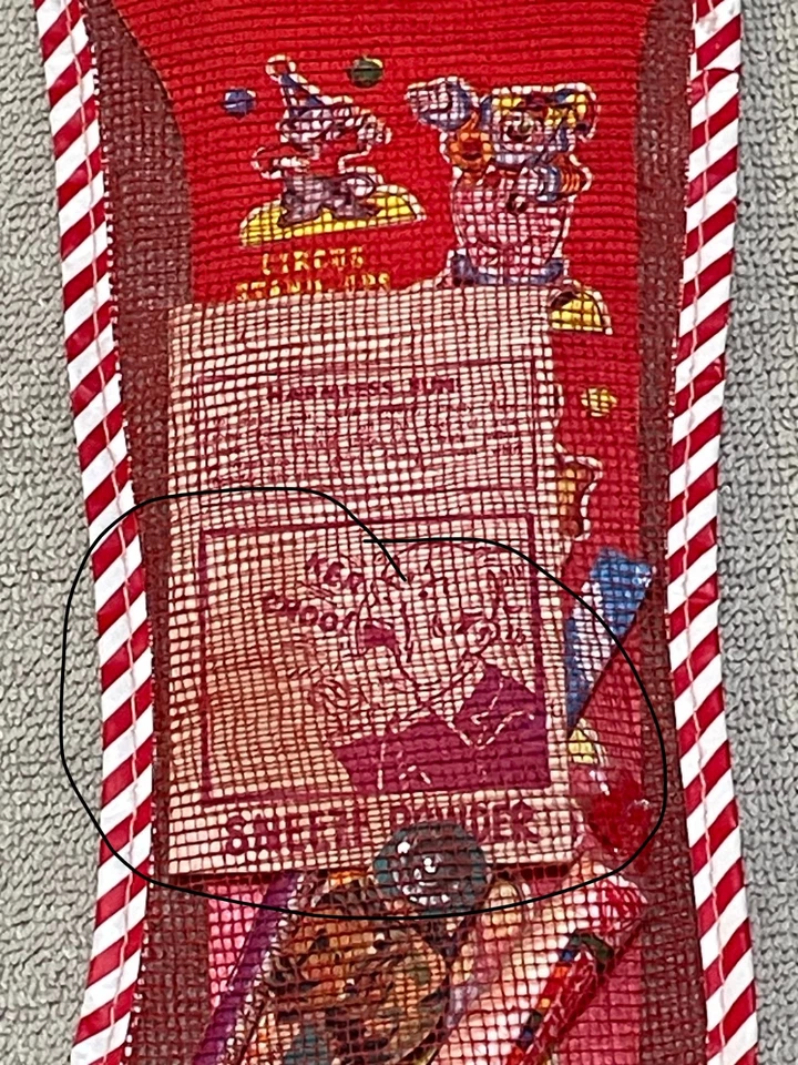 De colección. Medias de Navidad de malla de rosas con artículos vintage y dulces 10,5 Foto 4 de 4