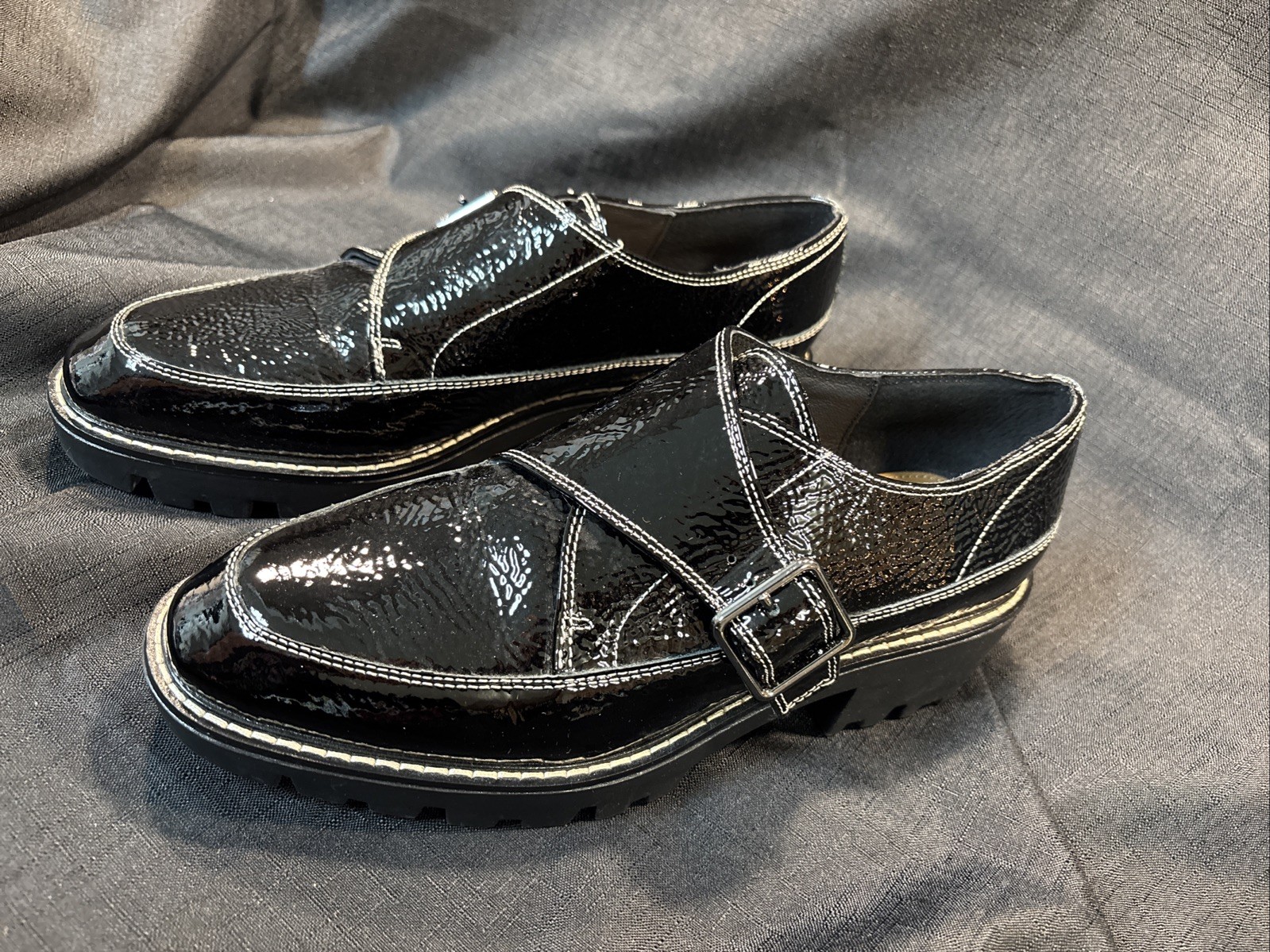 Women’s DONALD PLINER Patent Leather loafer With Buckle Size 9 Style Elayna