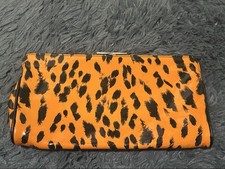 Dolce&Gabbana Leopard Print Clutch Bag Stylish Design Functional Use Durable Qua